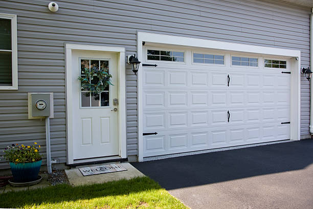 24/7 Emergency Garage Door Panel Replacement experts in Cassia County County, ID